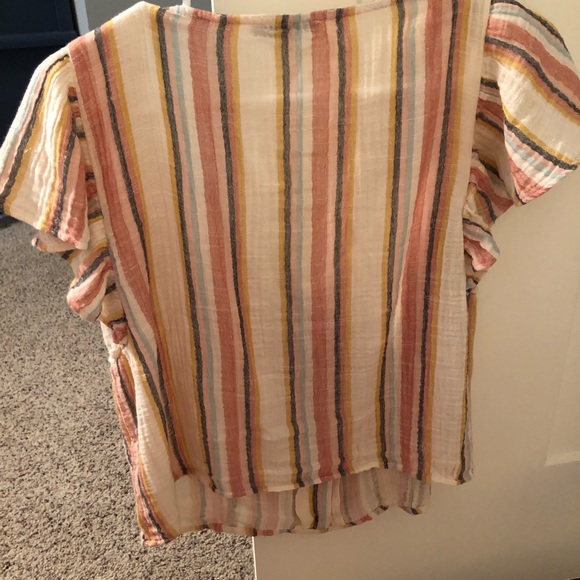 american eagle tank top with ruffle sleeves - Picture 3 of 3